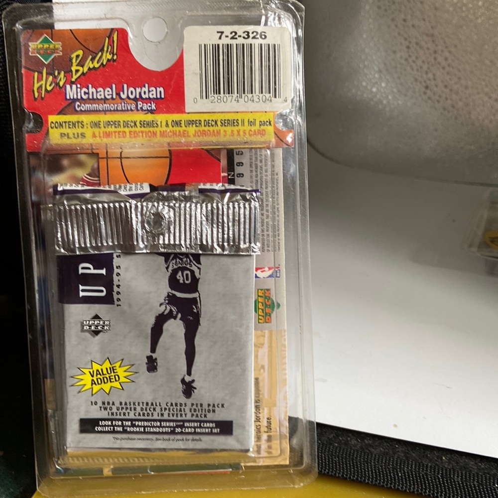 Michael Jordan Commemorative Pack by Upper Deck